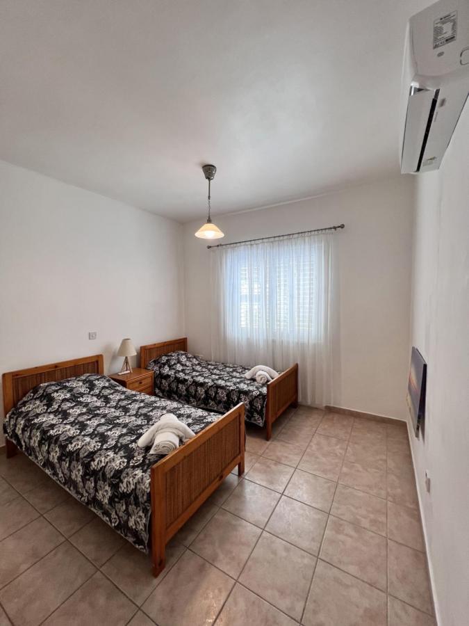 Pafia Sunbeach Townhouse Pafos Exterior foto